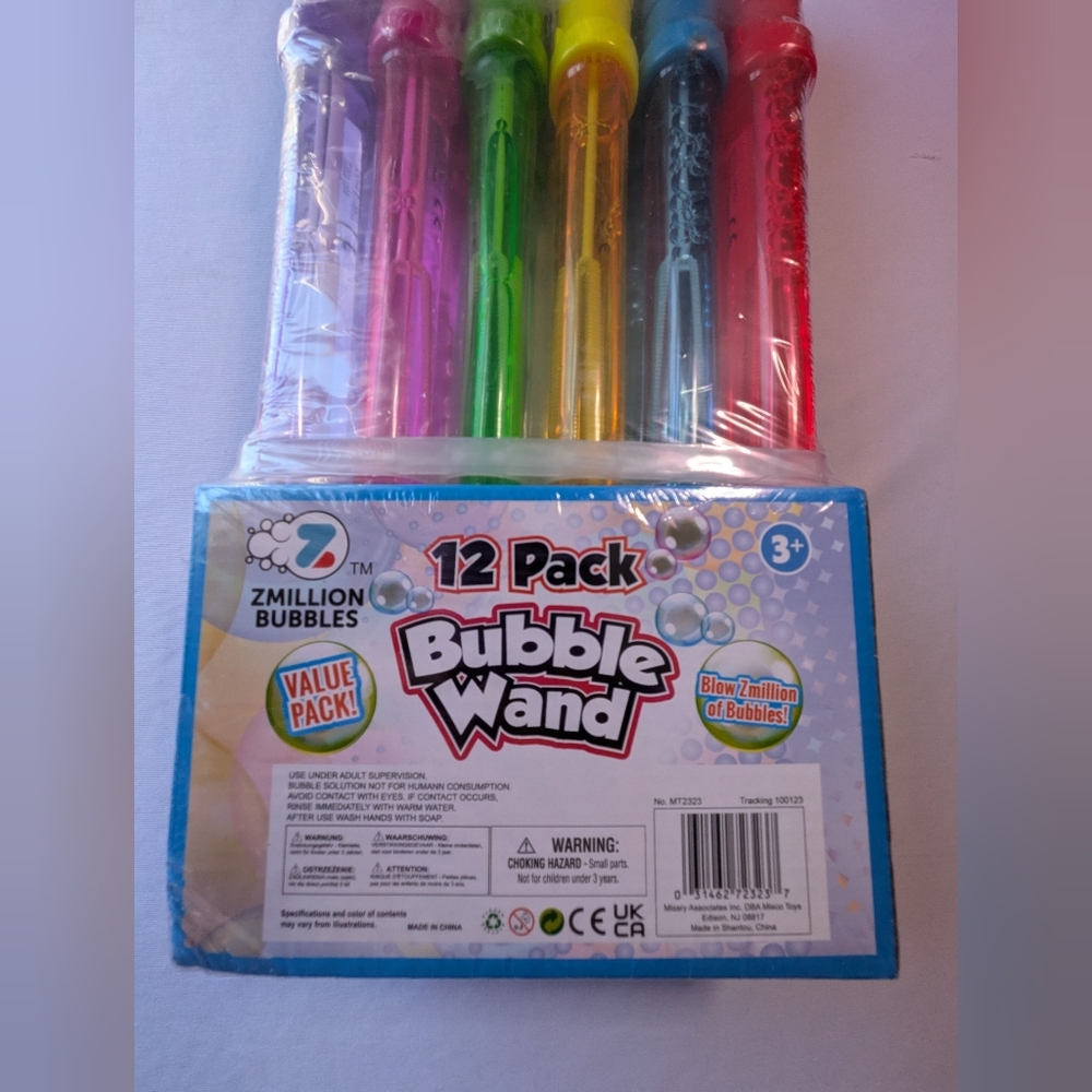 ZMillion Bubbles 11 Pack Bubble Wand Set for Summer, Outdoors and Parties - Picture 2 of 4